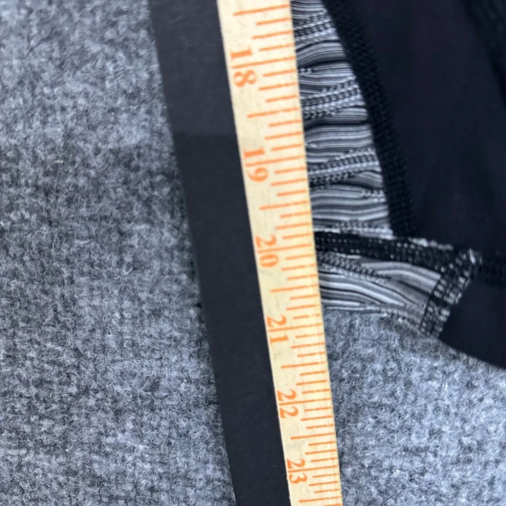 Lululemon Leggings Womens Size 8 Gray Textured Wave Crop Floral Waist Athletic